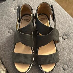 Sheena wedge Dr. Scholls